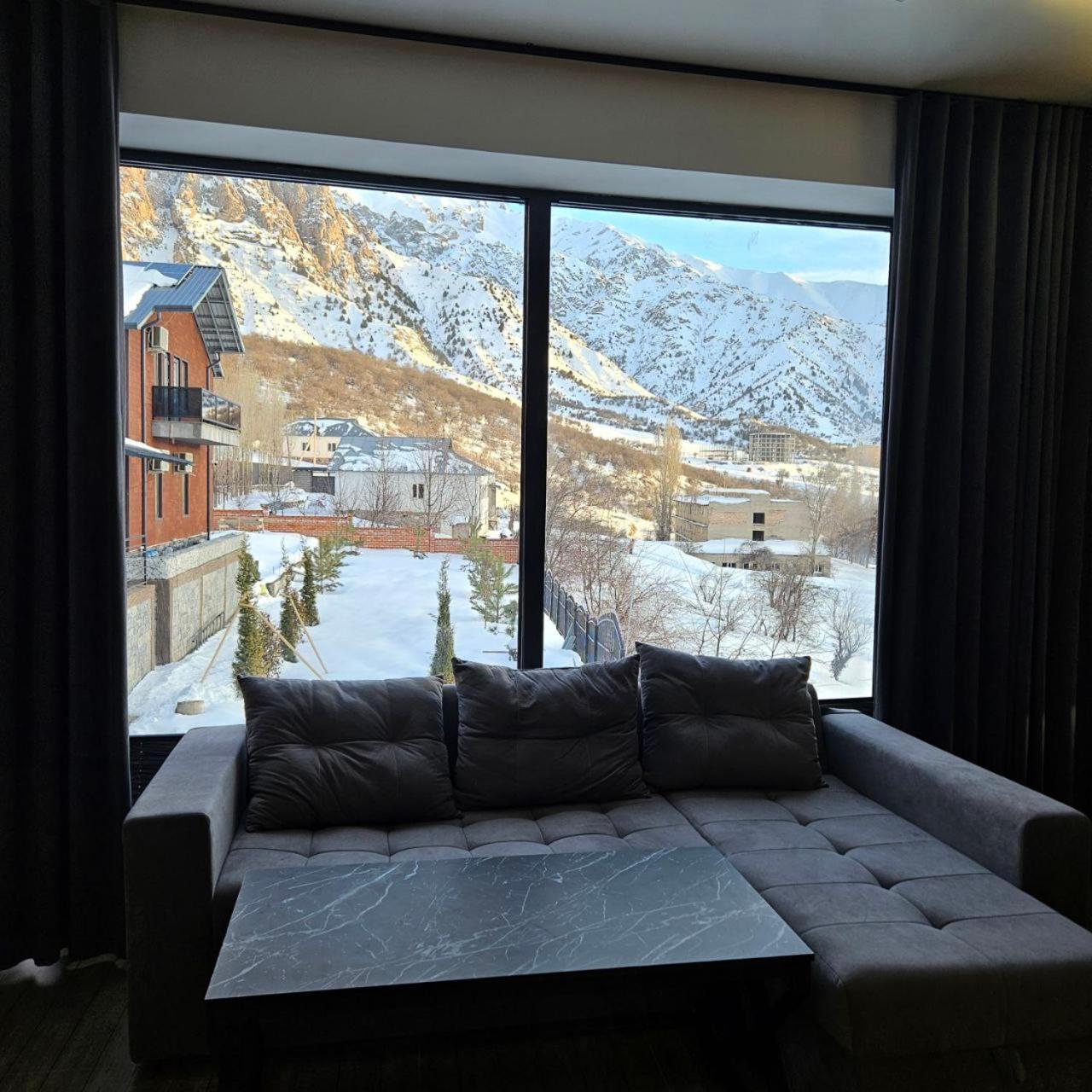 Panorama Lux Guest House Chimgan Exterior photo